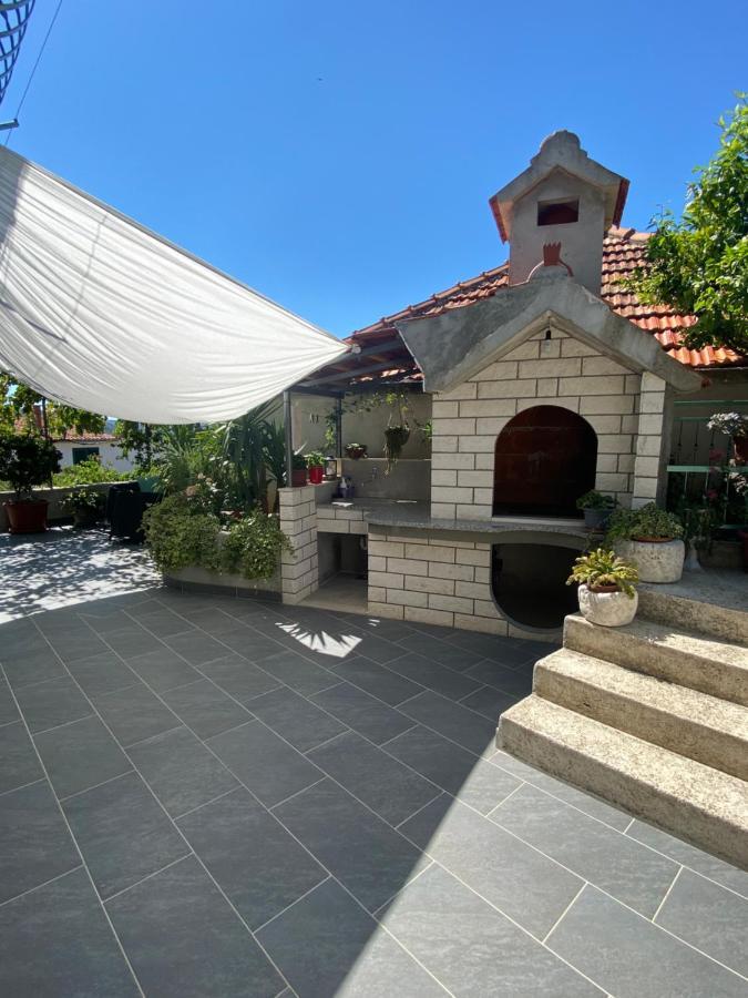 Apartman Petra Gustirna Luaran gambar