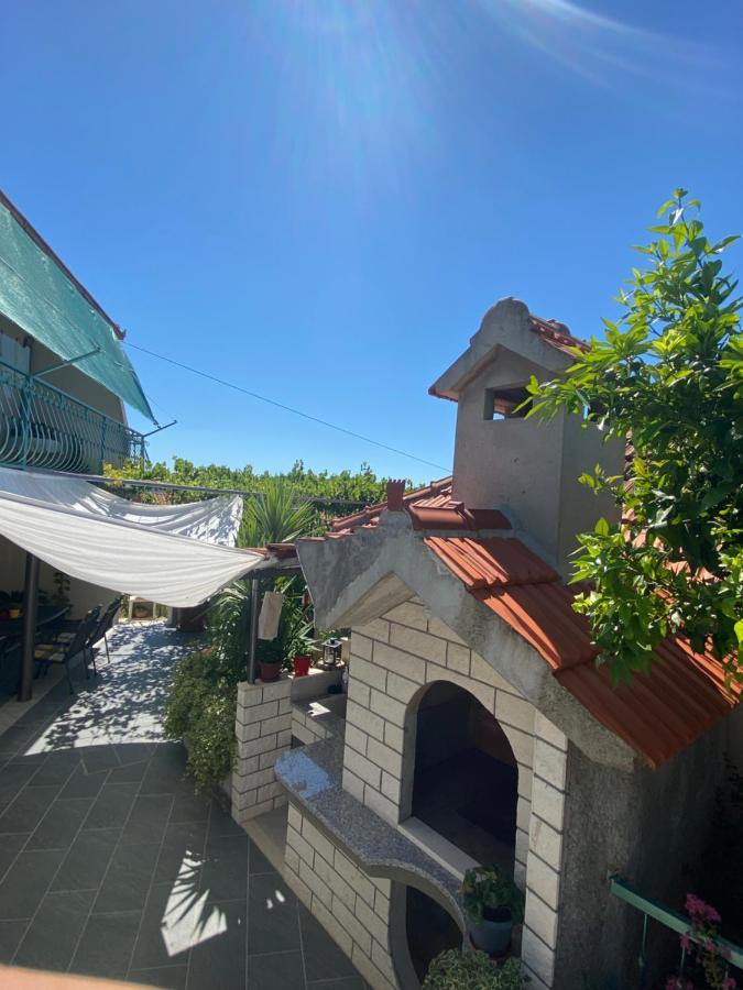 Apartman Petra Gustirna Luaran gambar