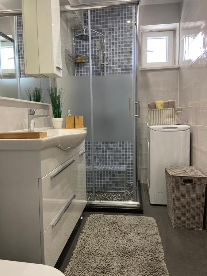 Apartman Petra Gustirna Luaran gambar